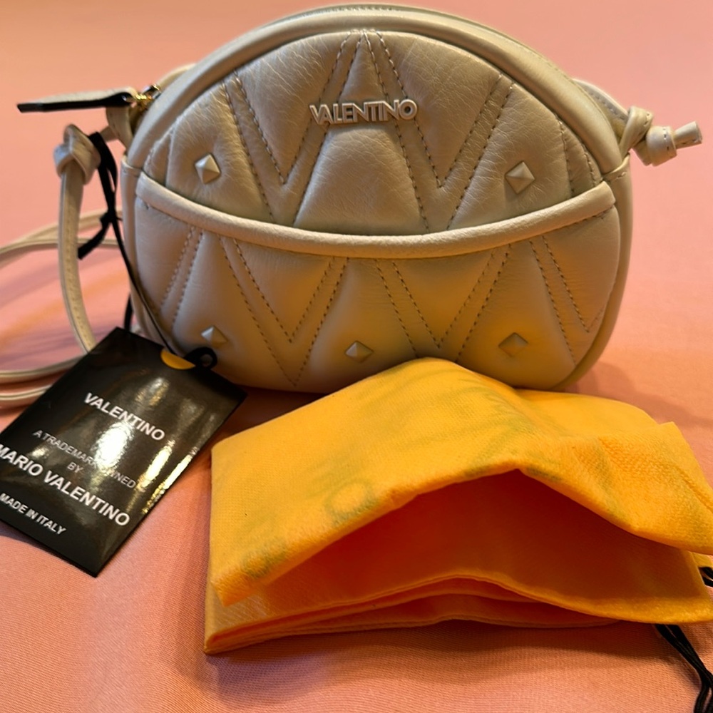 New VALENTINO Leather Bag. Color: Warm Milk